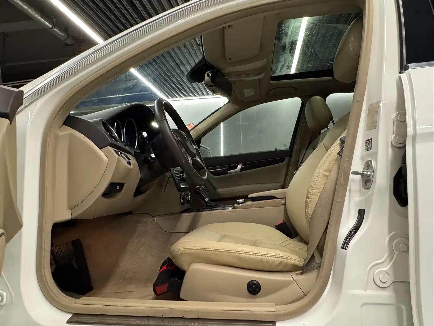 Mercedes-Benz C-Class 2013 C 260 Elegance Grand Edition фото 16