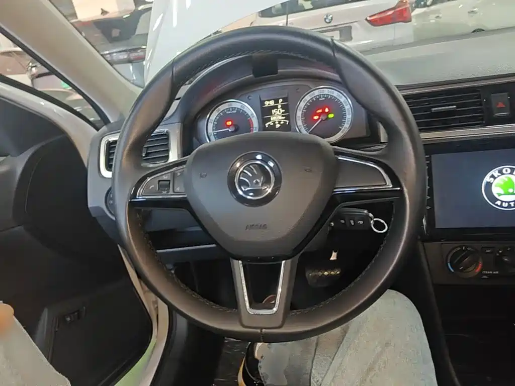 صورة 11 - Škoda Rapid