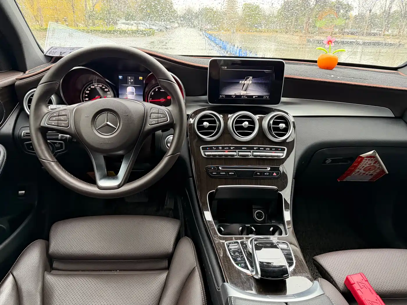 Mercedes-Benz GLC 2018 Facelift GLC 260 4MATIC Dynamic фото 8