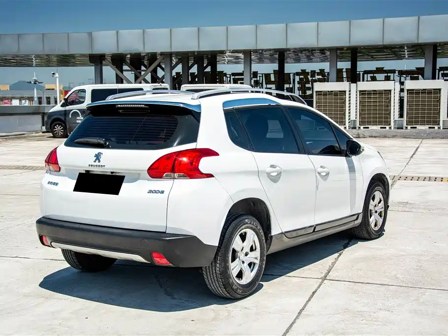 Peugeot 2008 2014 1.6L Automatic Trend Edition фото 8