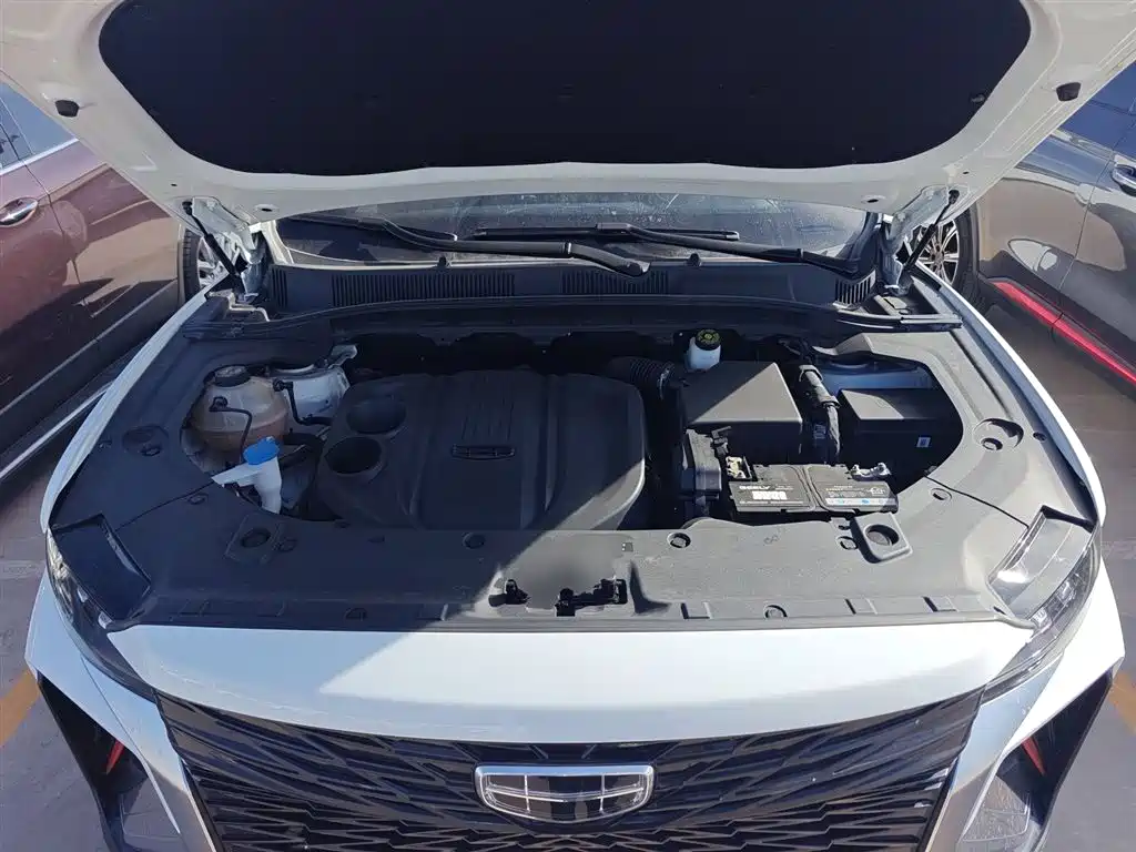 Фото 20 - Geely Atlas