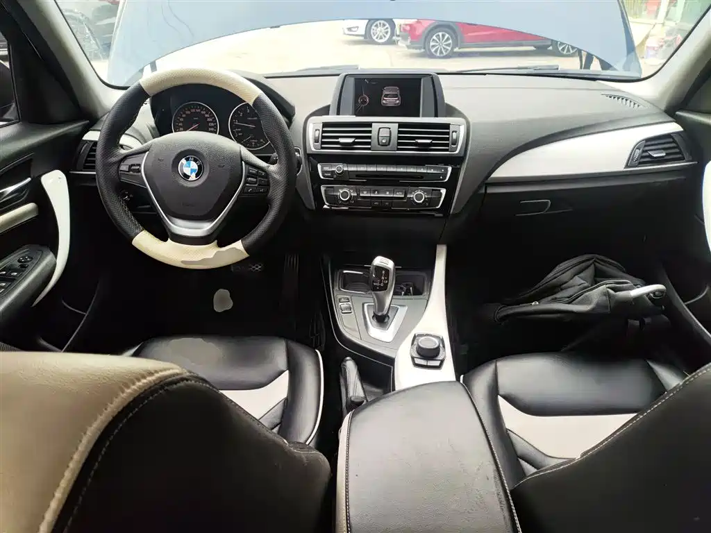 BMW 1 Series (Import) 2015 118i Urban Design Package фото 6
