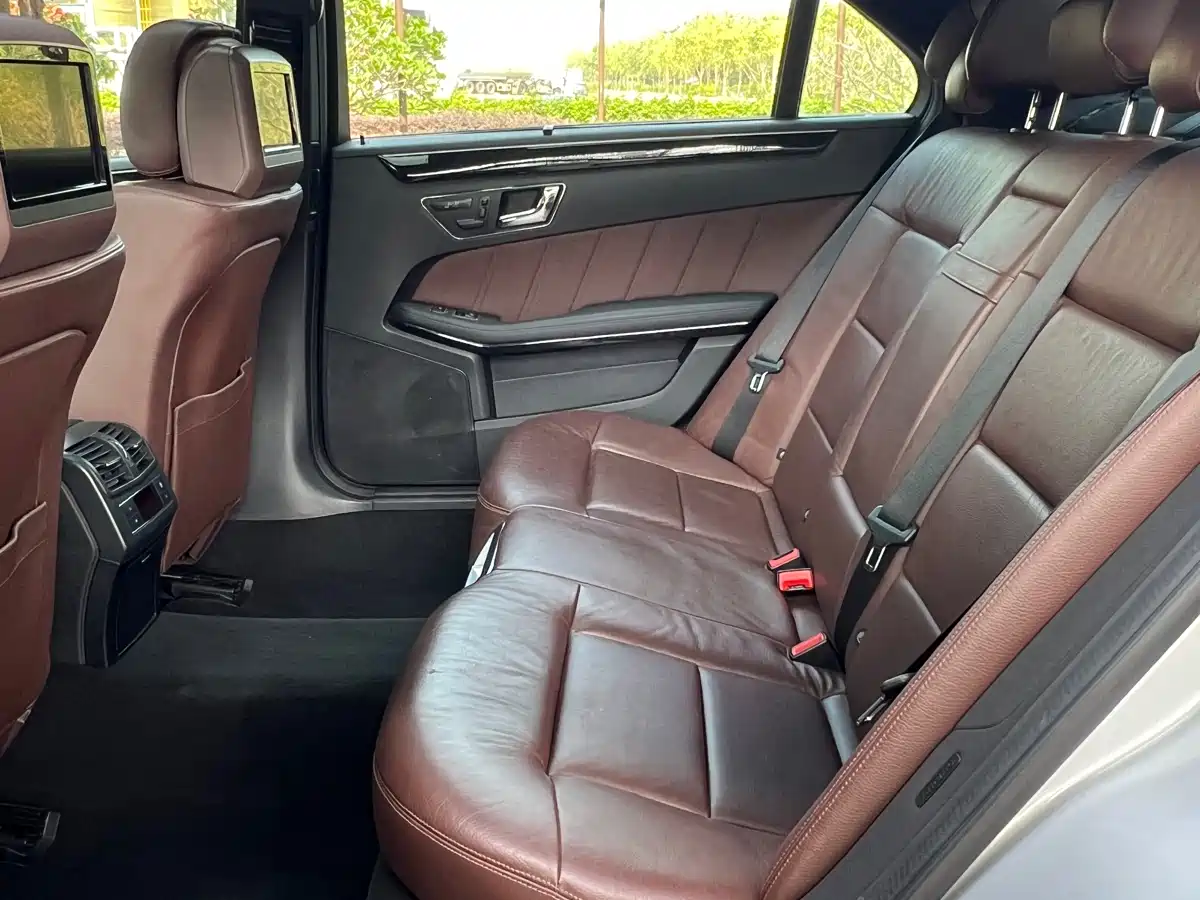 Mercedes-Benz E-Class 2010 E 300 L Fashion фото 11