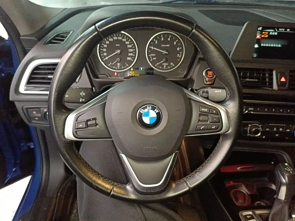 BMW 1 Series 2017 118i Sport фото 7