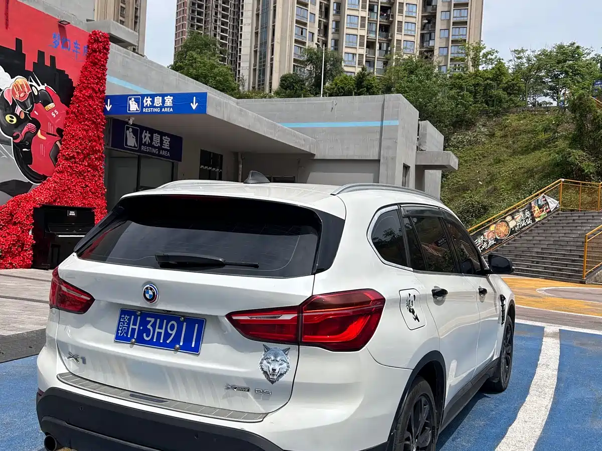 BMW X1 2019 sDrive20Li Leading Model фото 4