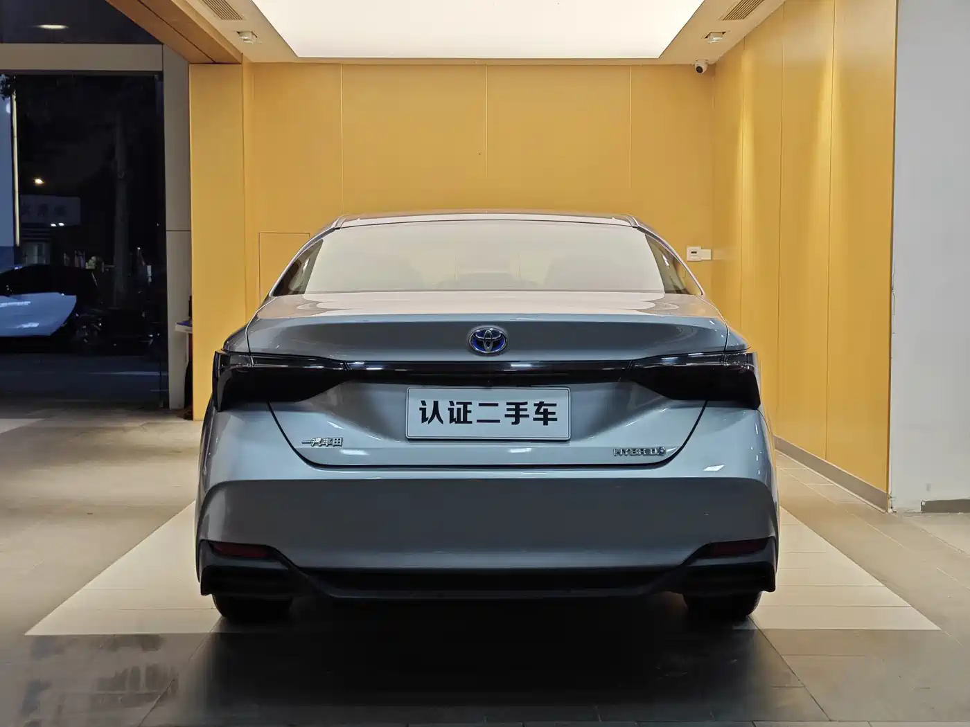 Toyota Avalon 2019 Hybrid 2.5L Luxury Edition China V фото 30
