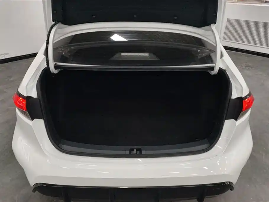 Toyota Levin 2023 Smart Hybrid 1.8L Sport Edition фото 4