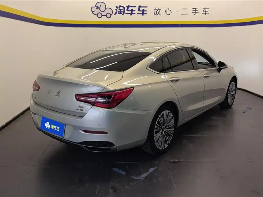 Hongqi H5 2022 Classic 1.5T DCT Flag Rhythm Edition фото 3