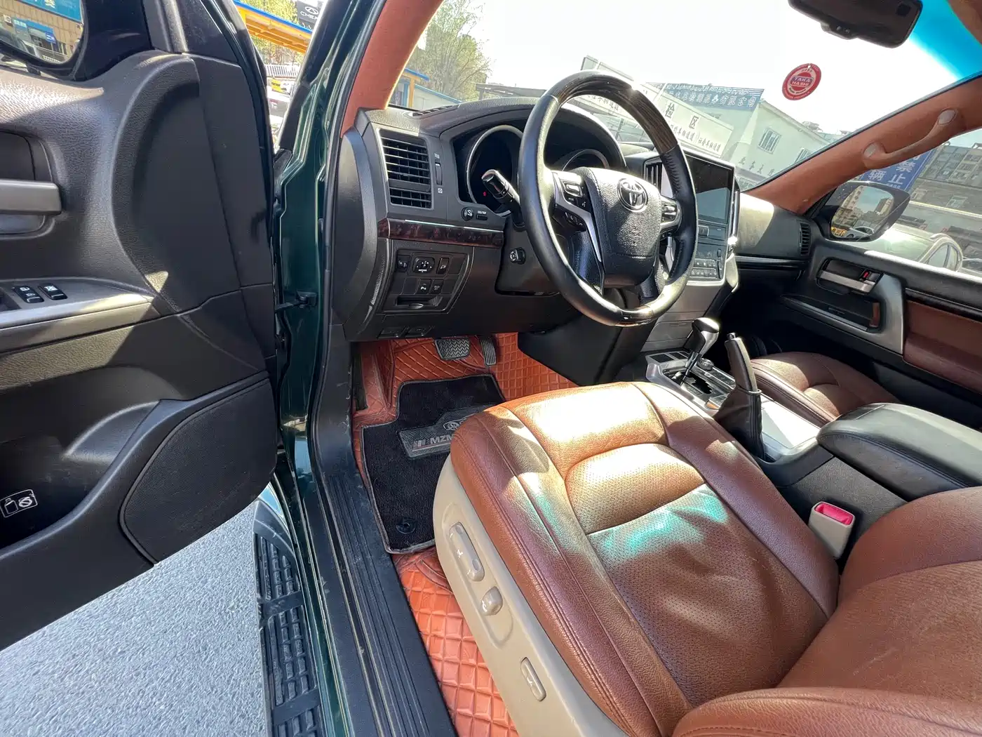 Toyota Land Cruiser 2010 Model 4.0L Automatic VX фото 4