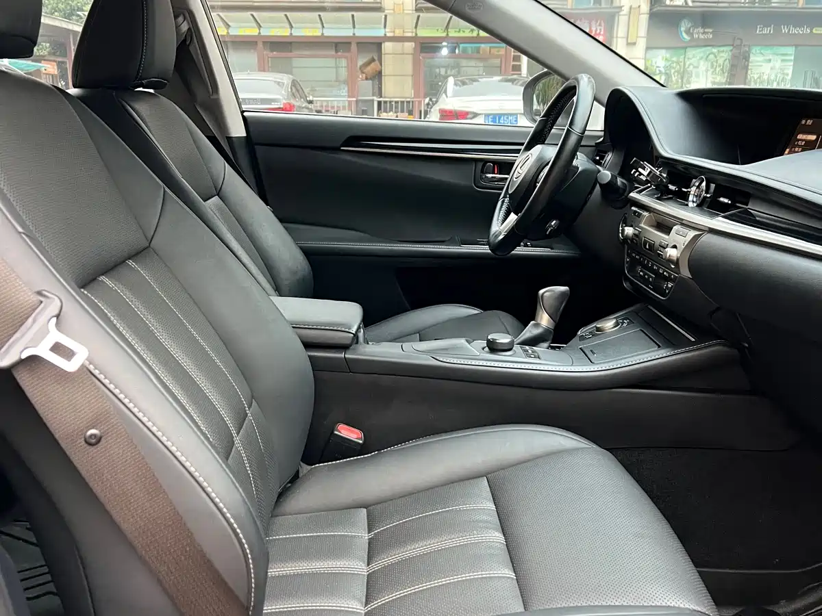 Lexus ES 2015 200 Elite Edition фото 7