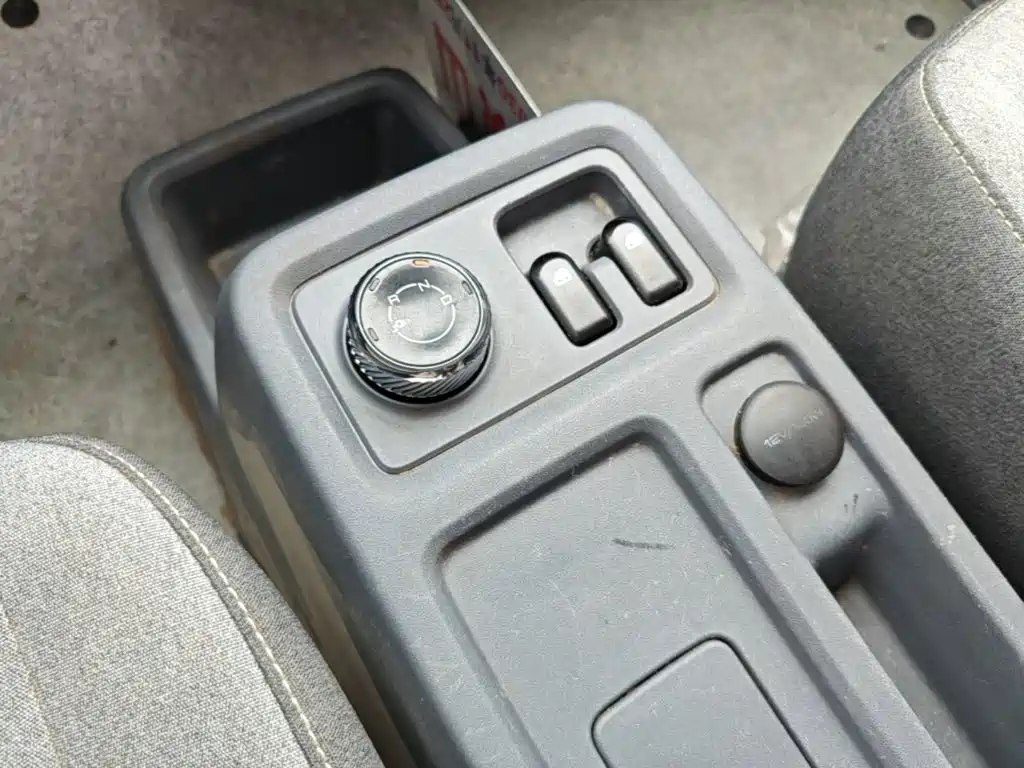 Wuling Motors Wuling Yangguang 2025 2024 300KM Comfort Bus Version 75kW