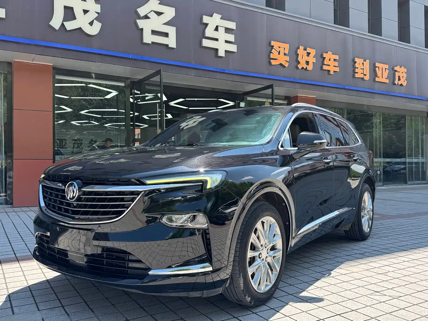 Фото 1 - Buick Enclave