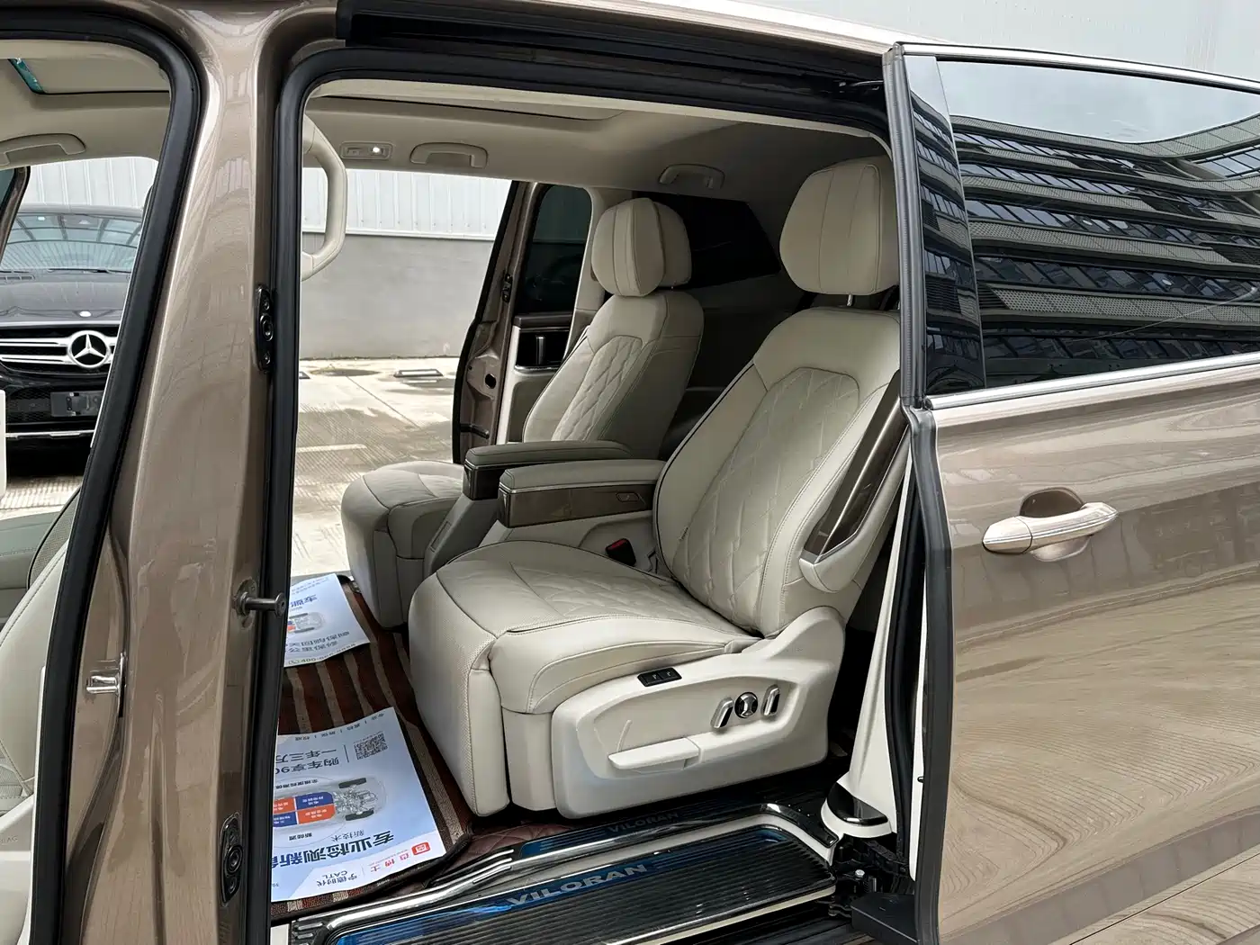 Volkswagen Viloran 2020 380TSI Premium фото 10