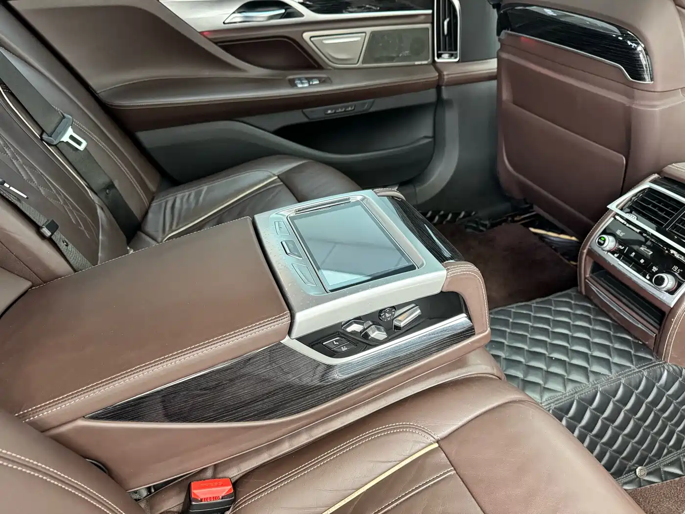 Photo 12 - BMW 7 Series