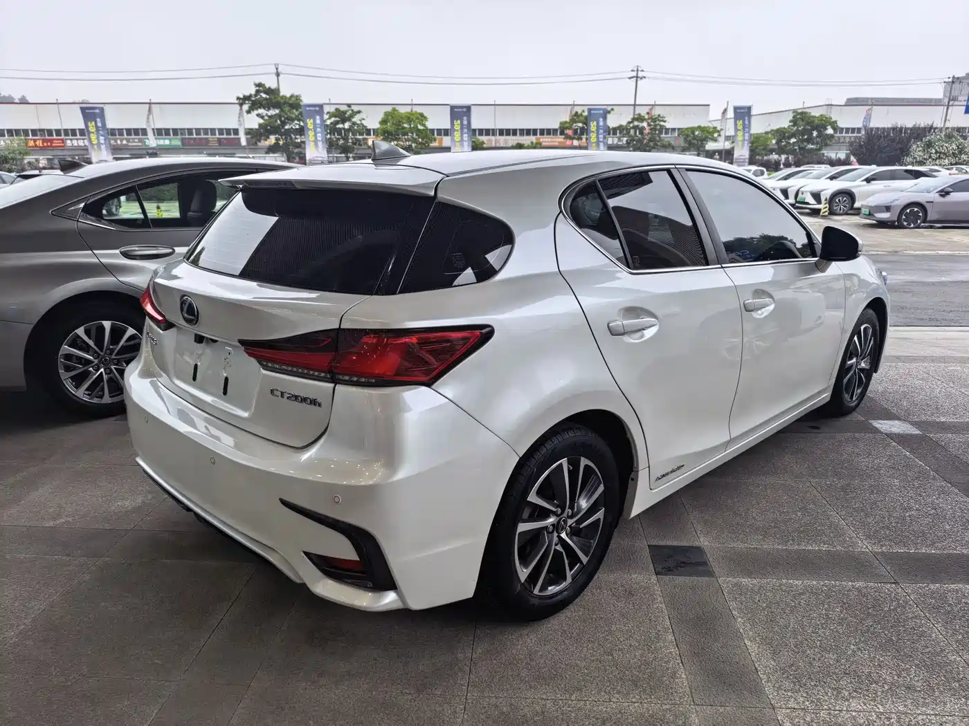 Lexus CT 2017 CT200h Elite Edition (Single Color) China VI фото 3