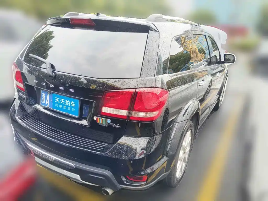 Dodge Journey 2013 2013 Model 2.4L 2WD Premium Edition