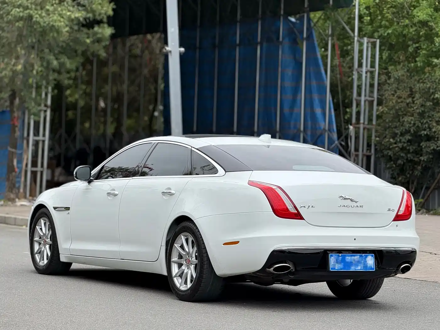 JAGUAR XJ