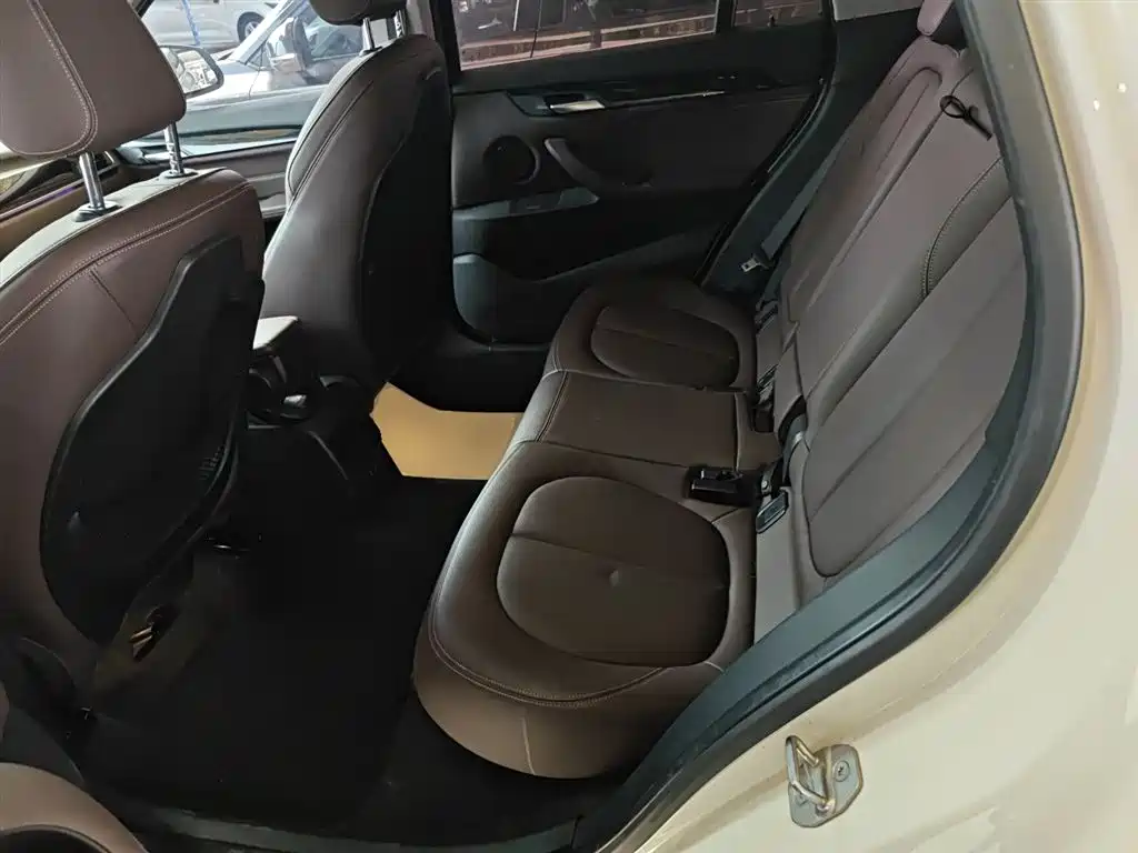 BMW X1 2020 sDrive20Li Fashion Model фото 17