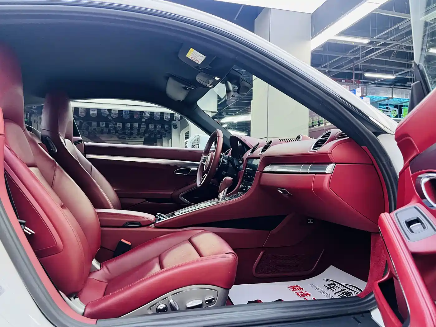 Porsche 718 2022 Cayman 2.0T фото 9