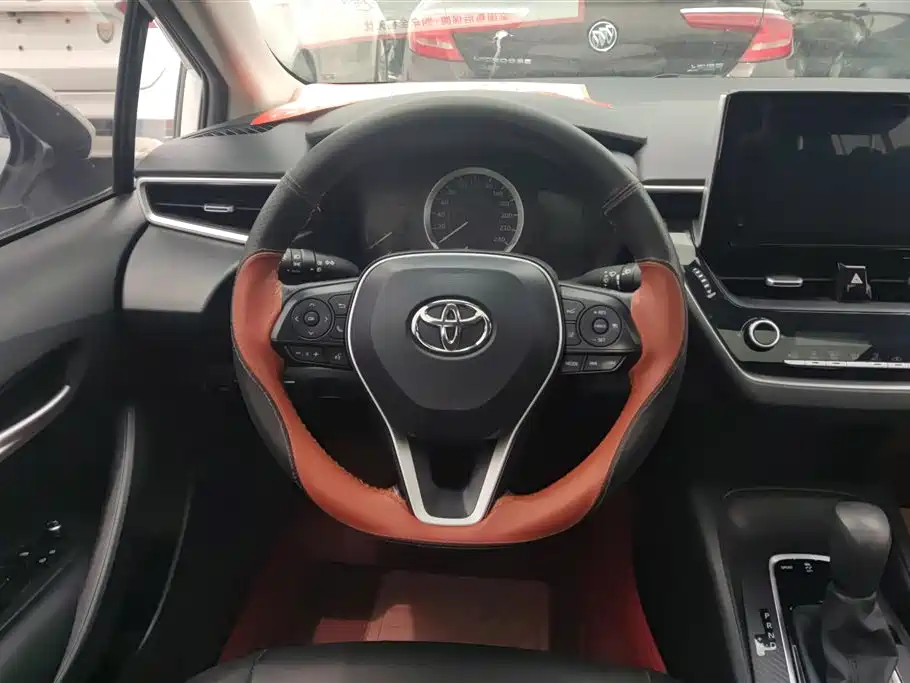 Toyota Corolla Twin Engine E+ 2019 1.8L E-CVT Leading Edition фото 15
