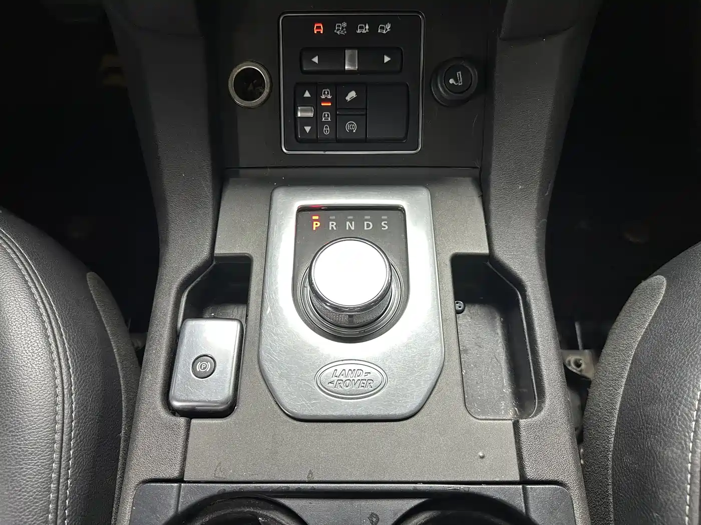 Land Rover Discovery 2016 3.0 SC V6 HSE фото 13