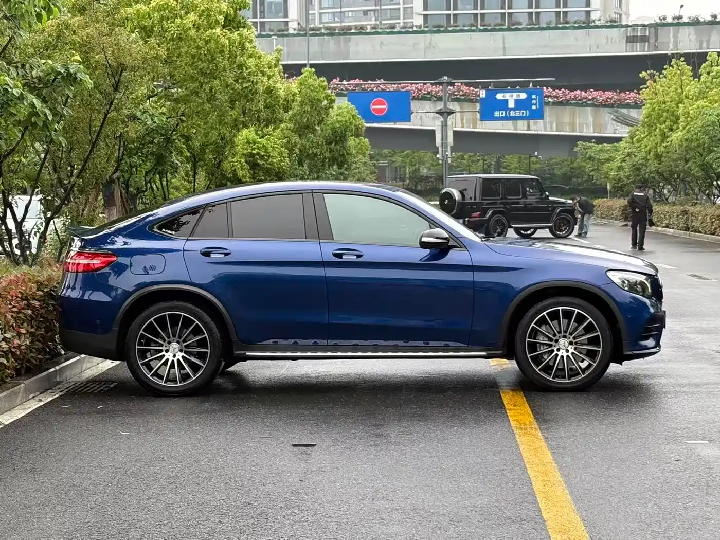 Mercedes-Benz GLC Coupe AMG 2017 AMG GLC 43 4MATIC Coupe SUV фото 4