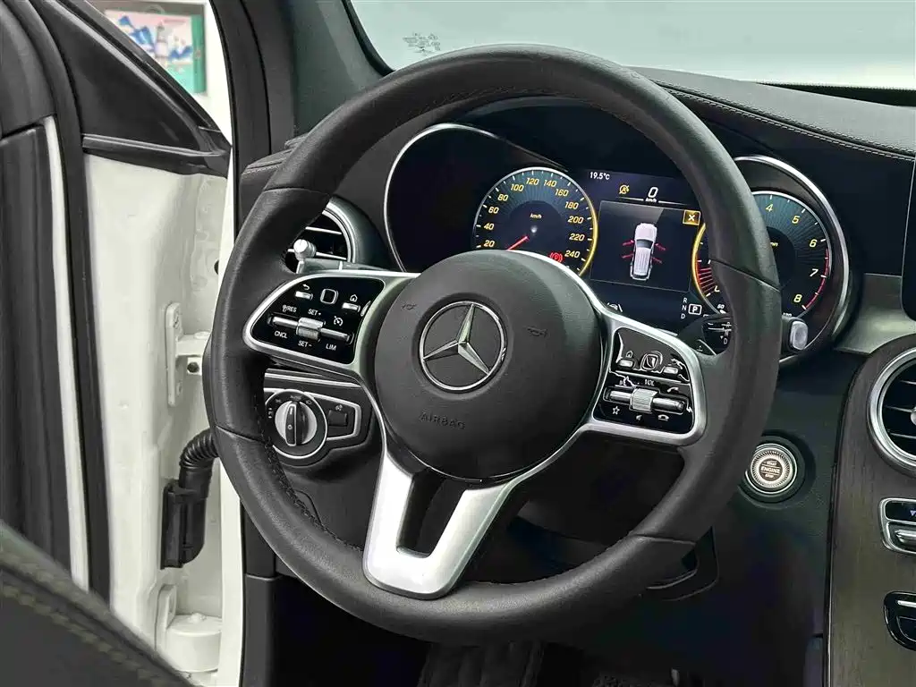 Mercedes-Benz GLC 2022 GLC 300 L 4MATIC Dynamic Collector's Edition фото 11