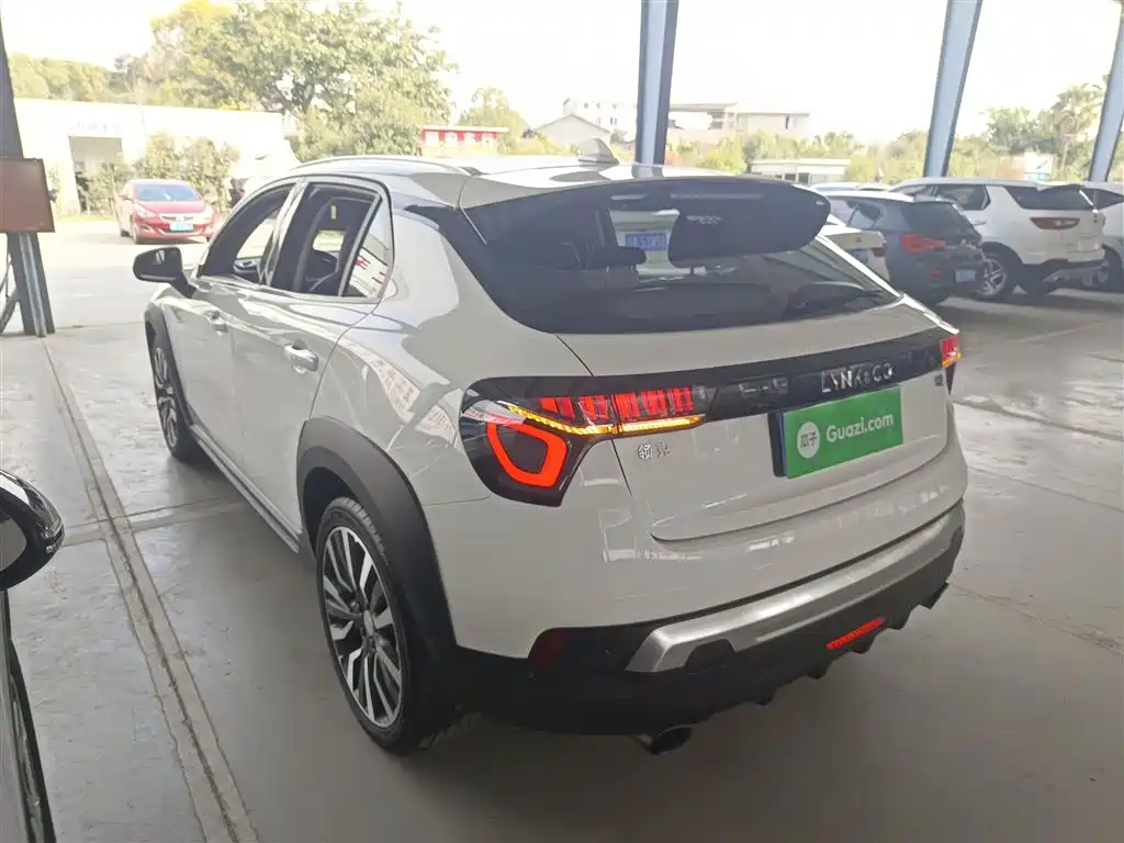 Lynk & Co 02 2019 High Performance 2.0T Automatic 2WD Power Edition China VI фото 5