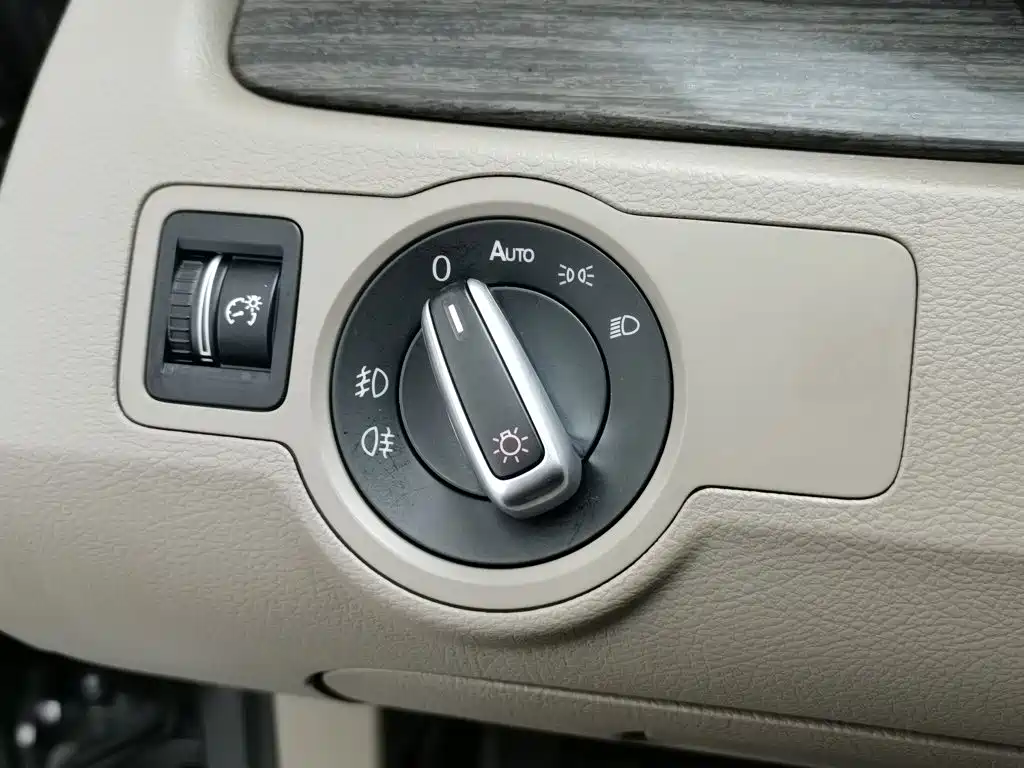 Volkswagen Magotan 2012 2012 2.0TSI Ultimate