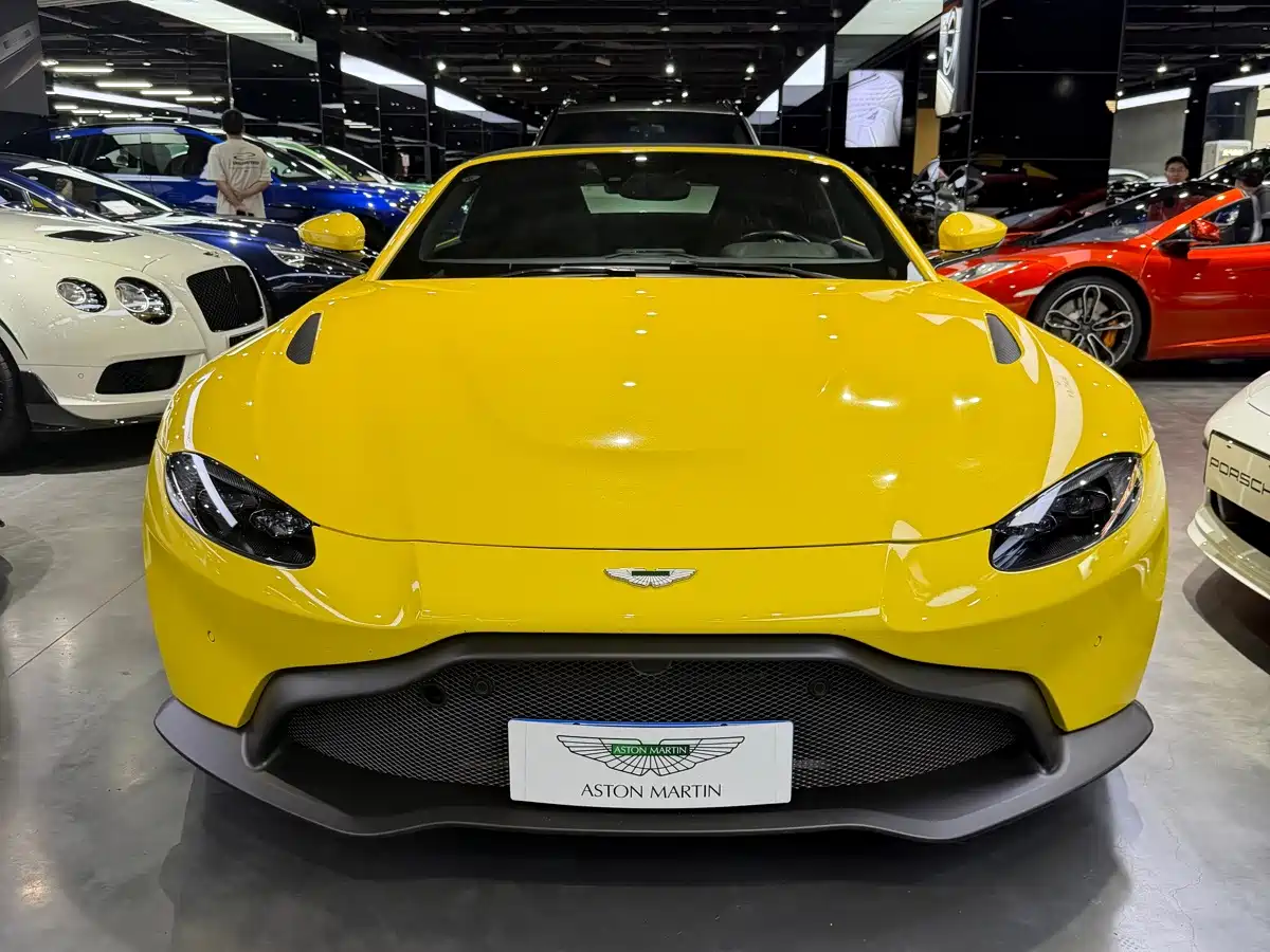 2022 Aston Martin V8 Vantage