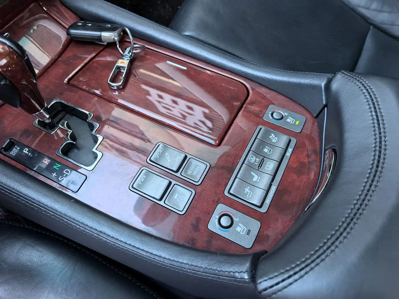 Фото 22 - Lexus LS