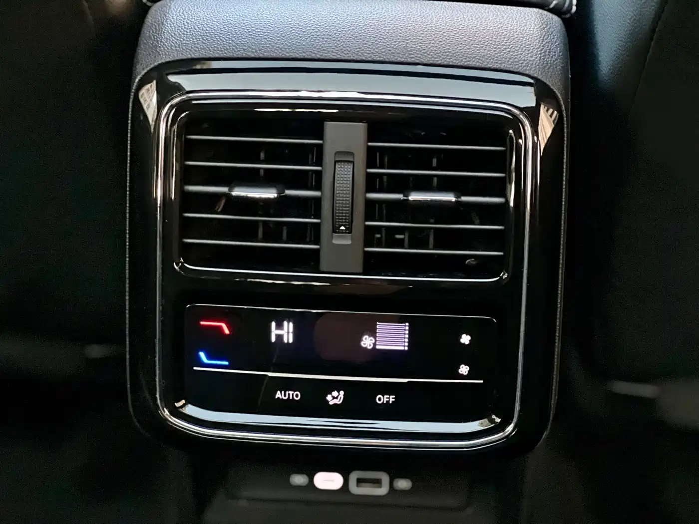 Volkswagen Passat 2023 Facelift 330TSI Starlight Elite Edition фото 10