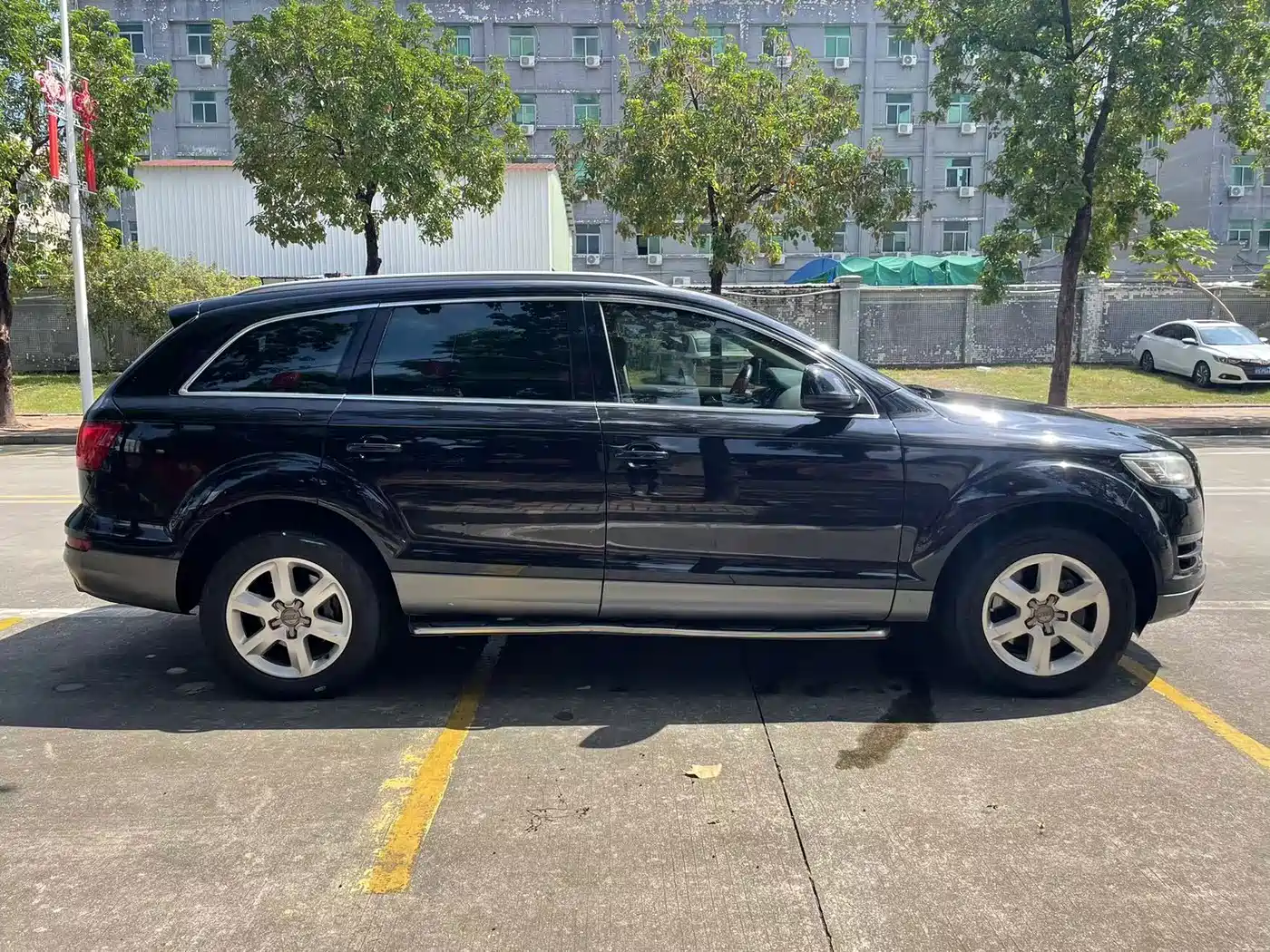 Фото 4 - Audi Q7