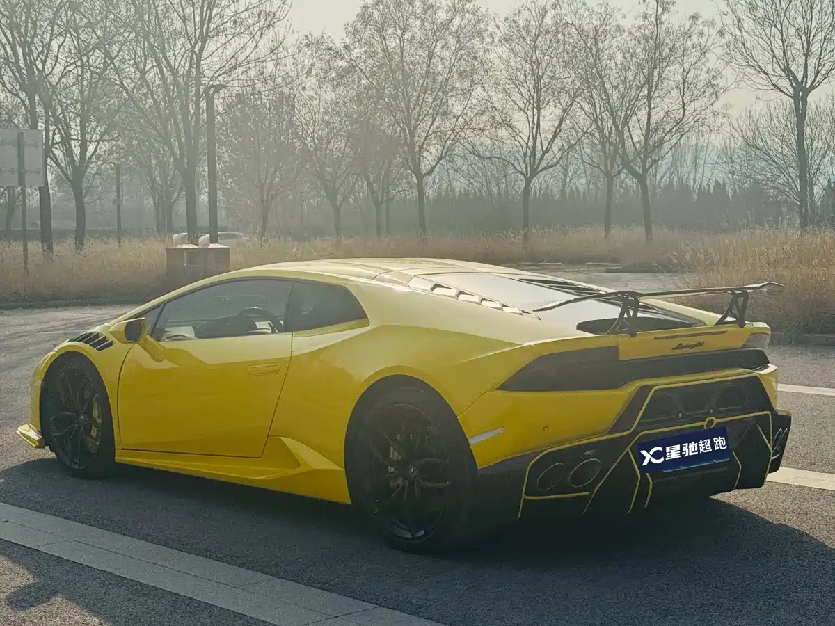 Фото 4 - Lamborghini Huracán