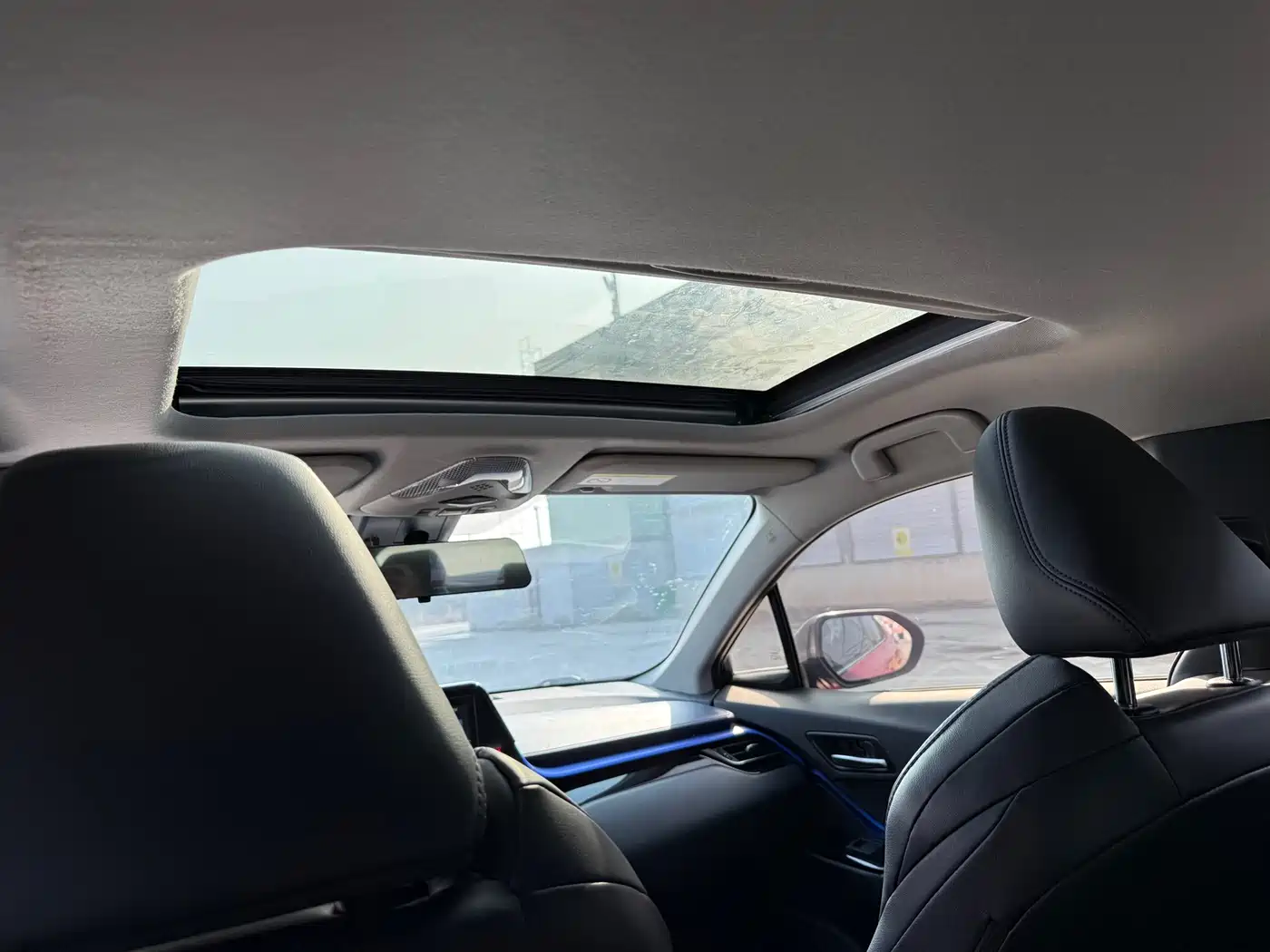 Toyota C-HR 2021 2.0L Luxury Edition фото 14