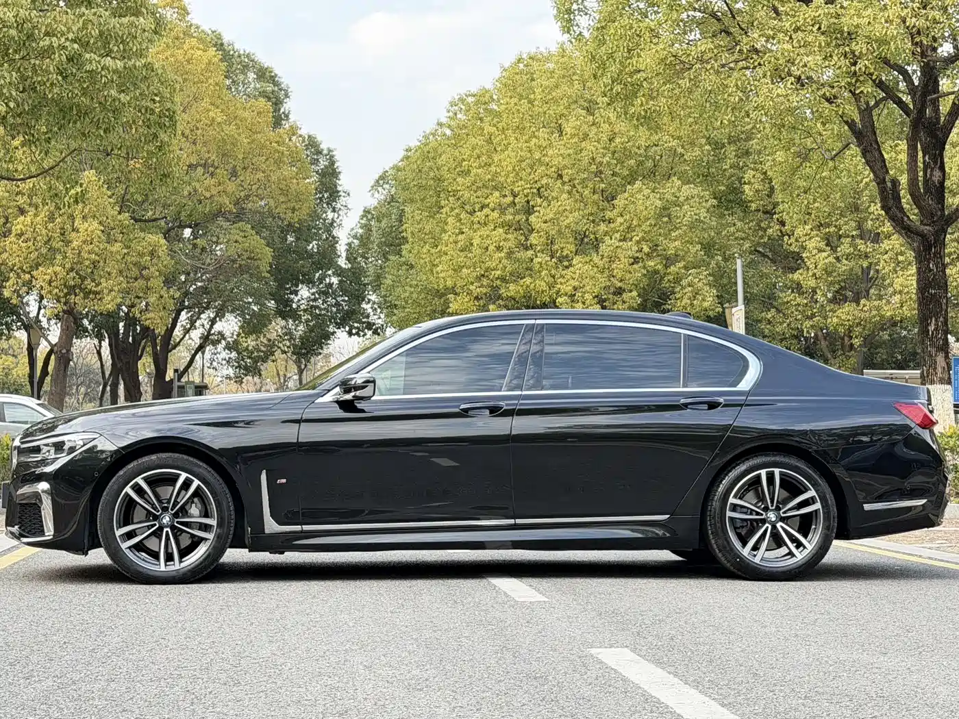 BMW 7-SERIES