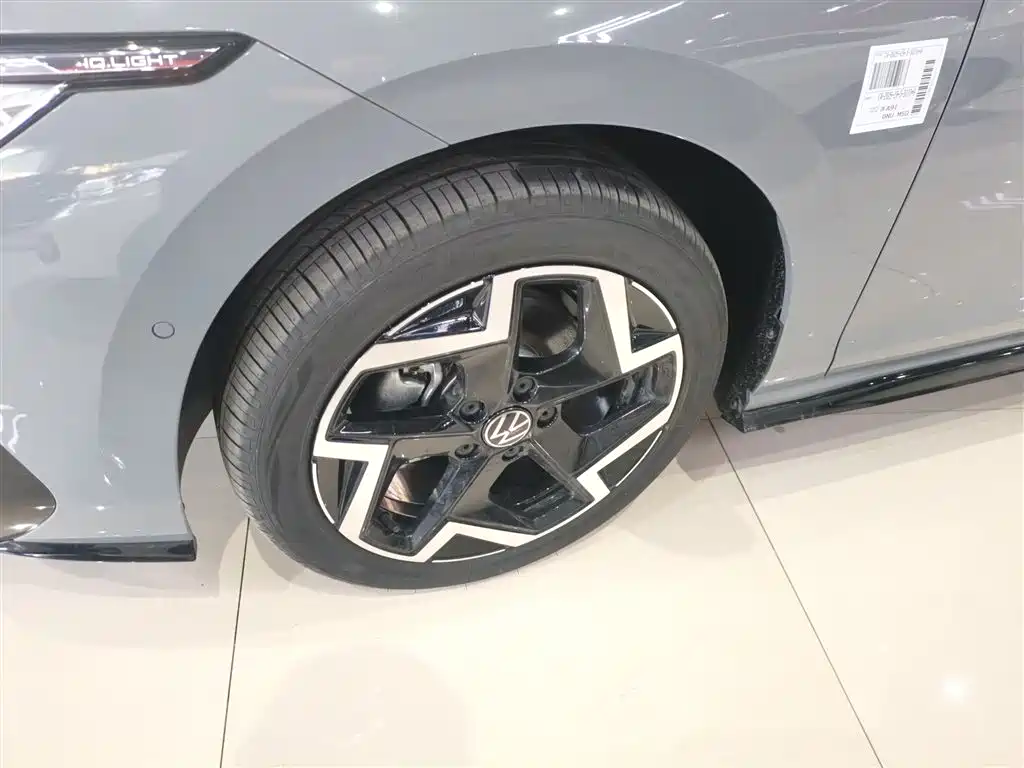 Volkswagen Golf 2025 Facelift 300TSI R-Line фото 25