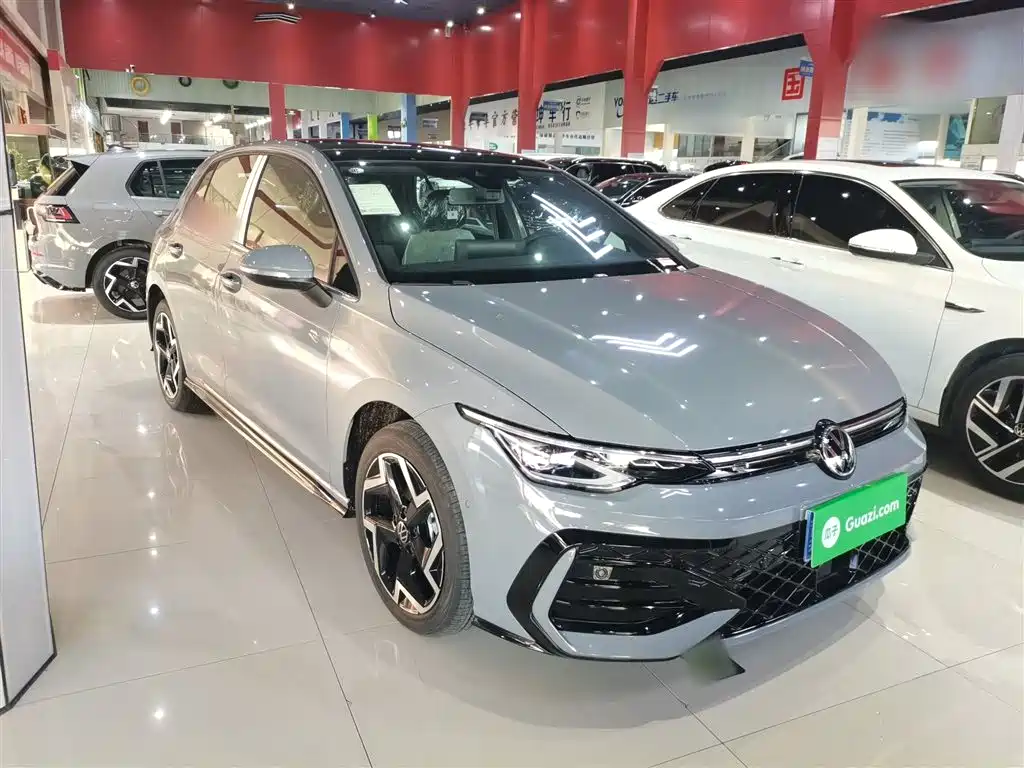 Volkswagen Golf 2025 Facelift 300TSI R-Line фото 23