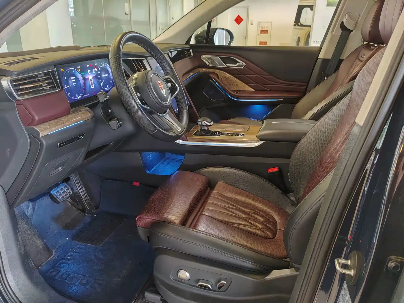 Фото 21 - Hongqi HS7