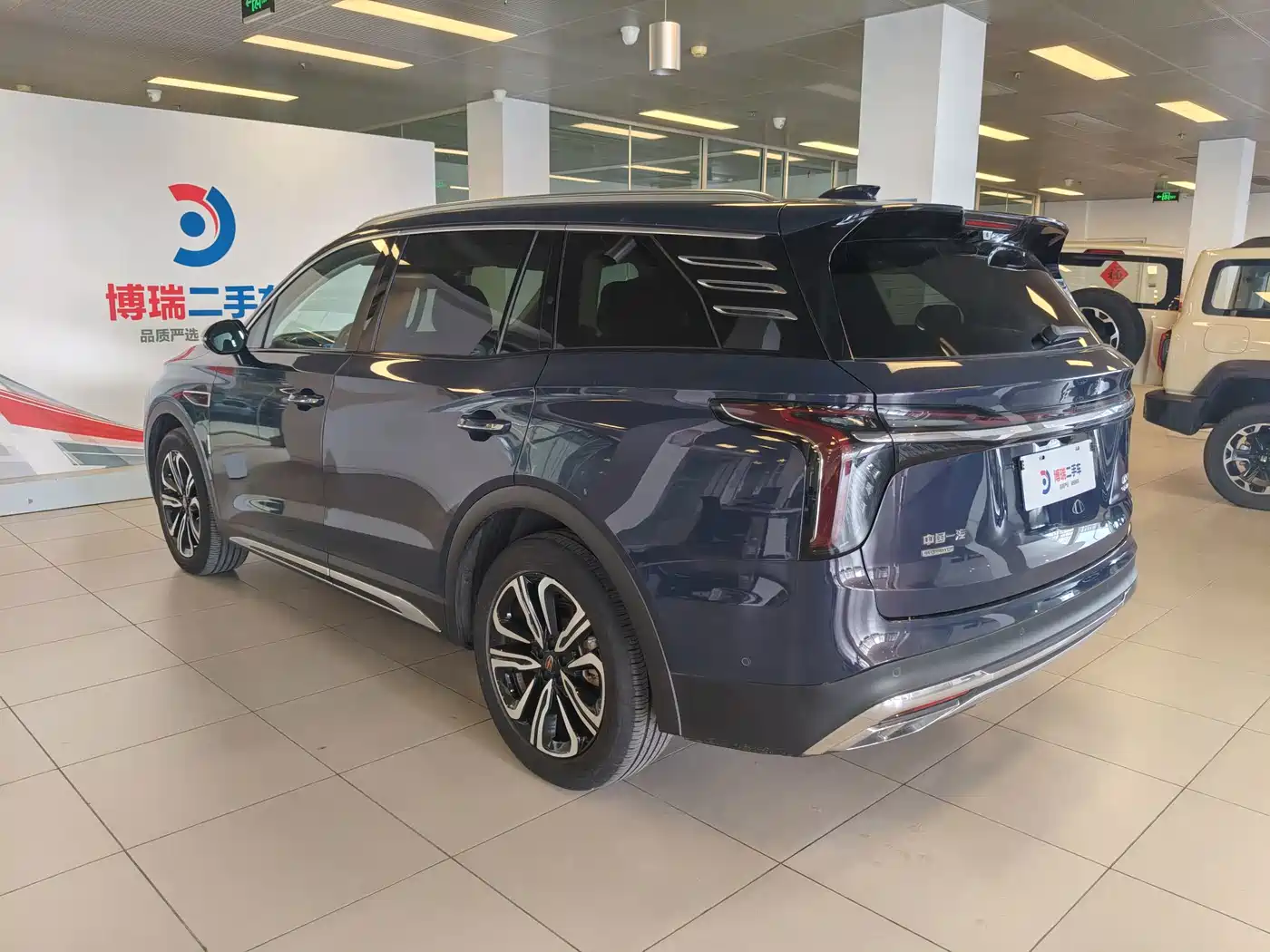 Фото 27 - Hongqi HS7