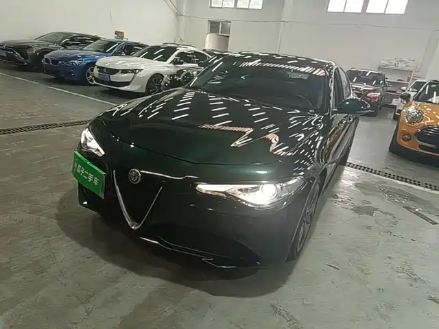 Alfa Romeo Giulia 2021 2.0T 280HP Luxury