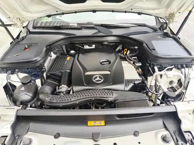 Mercedes-Benz GLC 2016 GLC 300 4MATIC Dynamic — фото 3