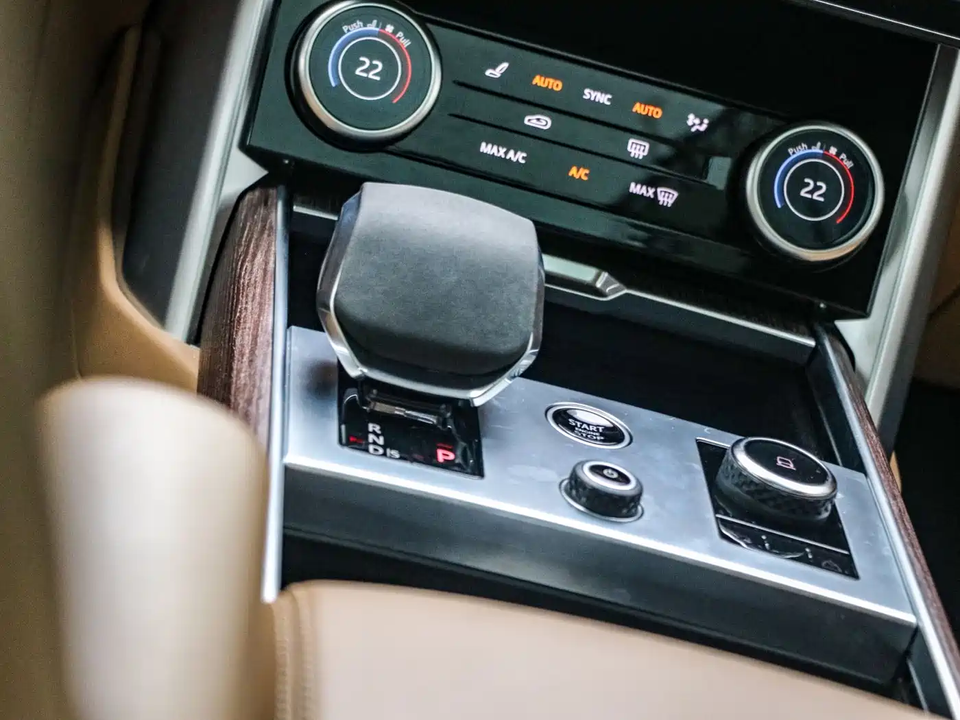 LAND ROVER RANGE ROVER