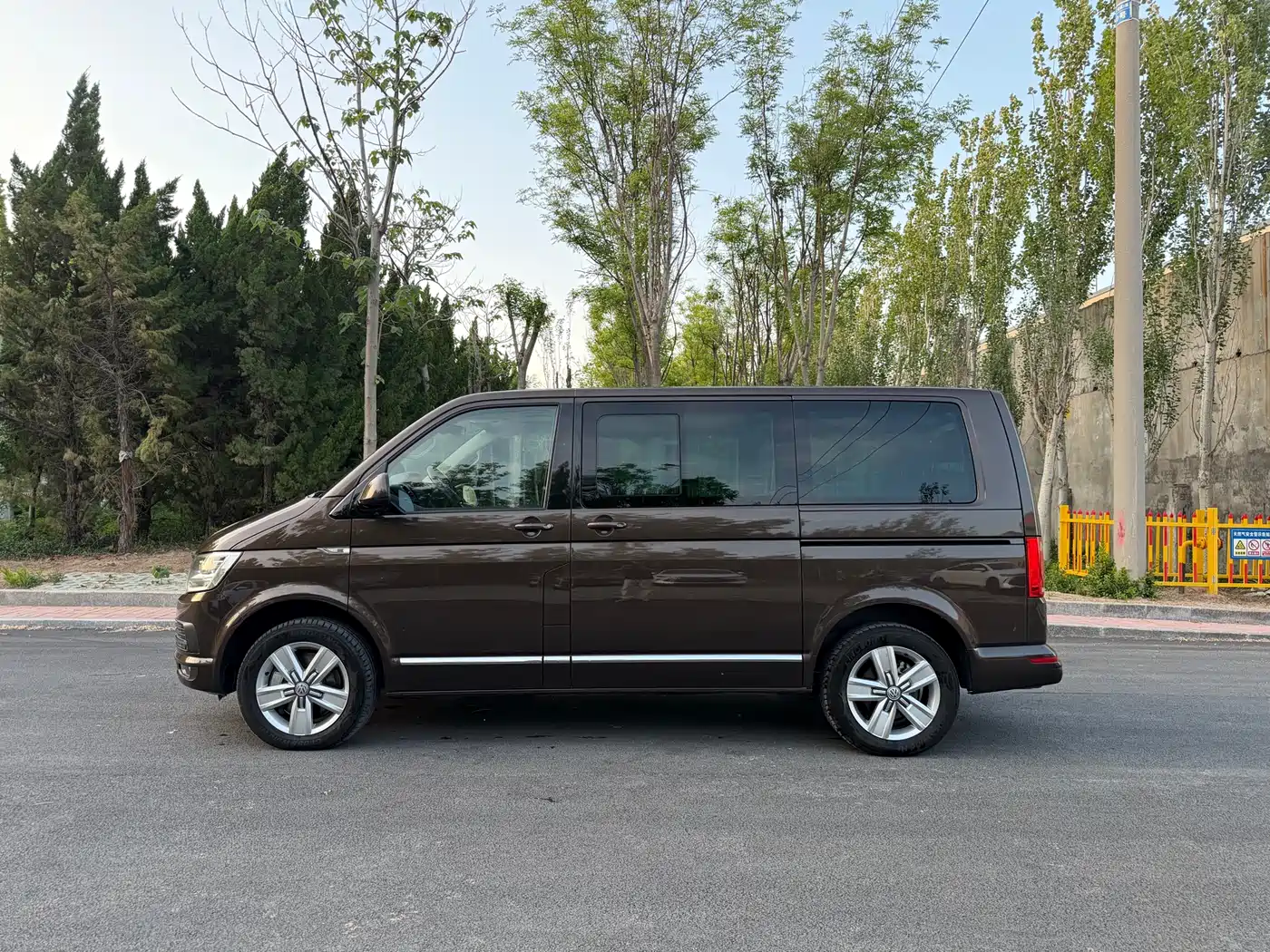 Volkswagen Multivan 2016 2.0TSI 4WD Prestige 7-Seater фото 4