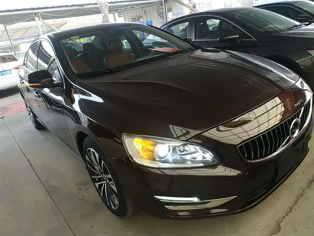 VOLVO S60