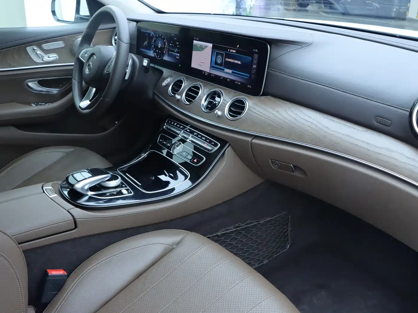 Mercedes-Benz E-Class 2017 E 300 L Luxury фото 9