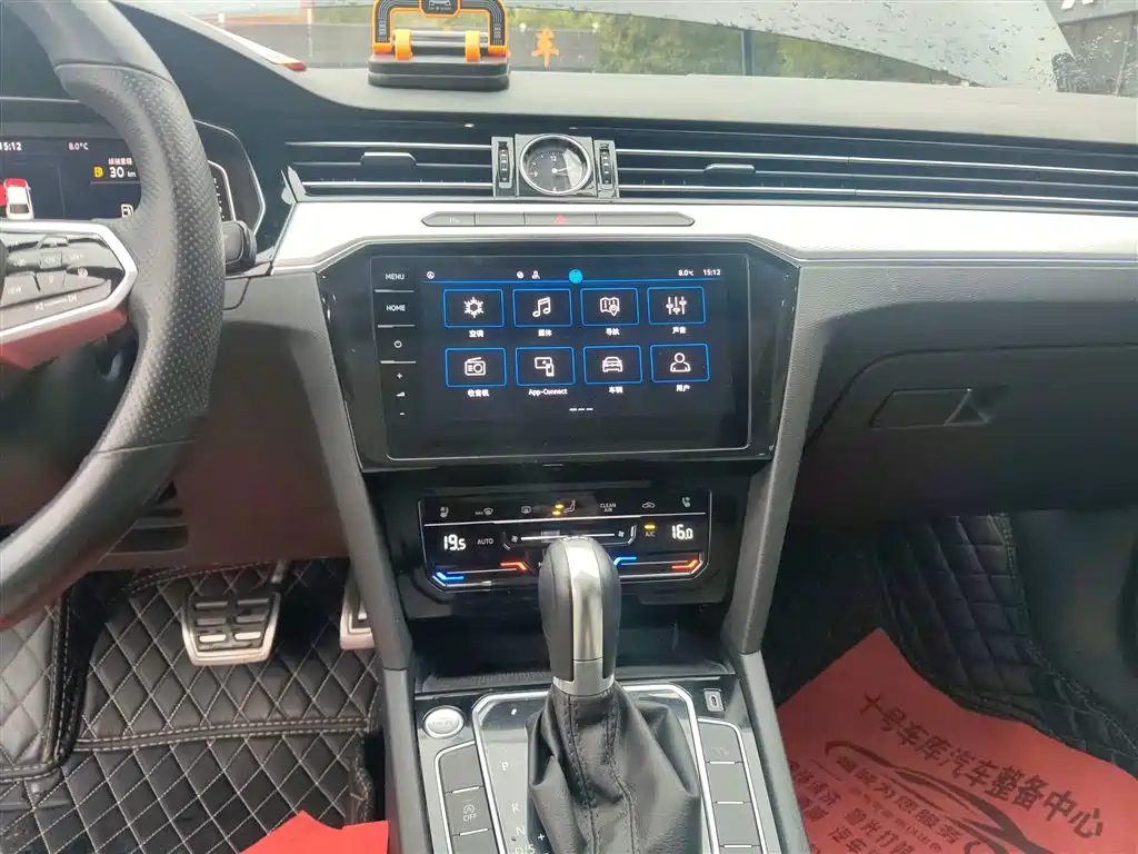 Volkswagen Magotan 2023 Model 2 Million Commemorative Edition 330TSI DSG Luxury фото 13
