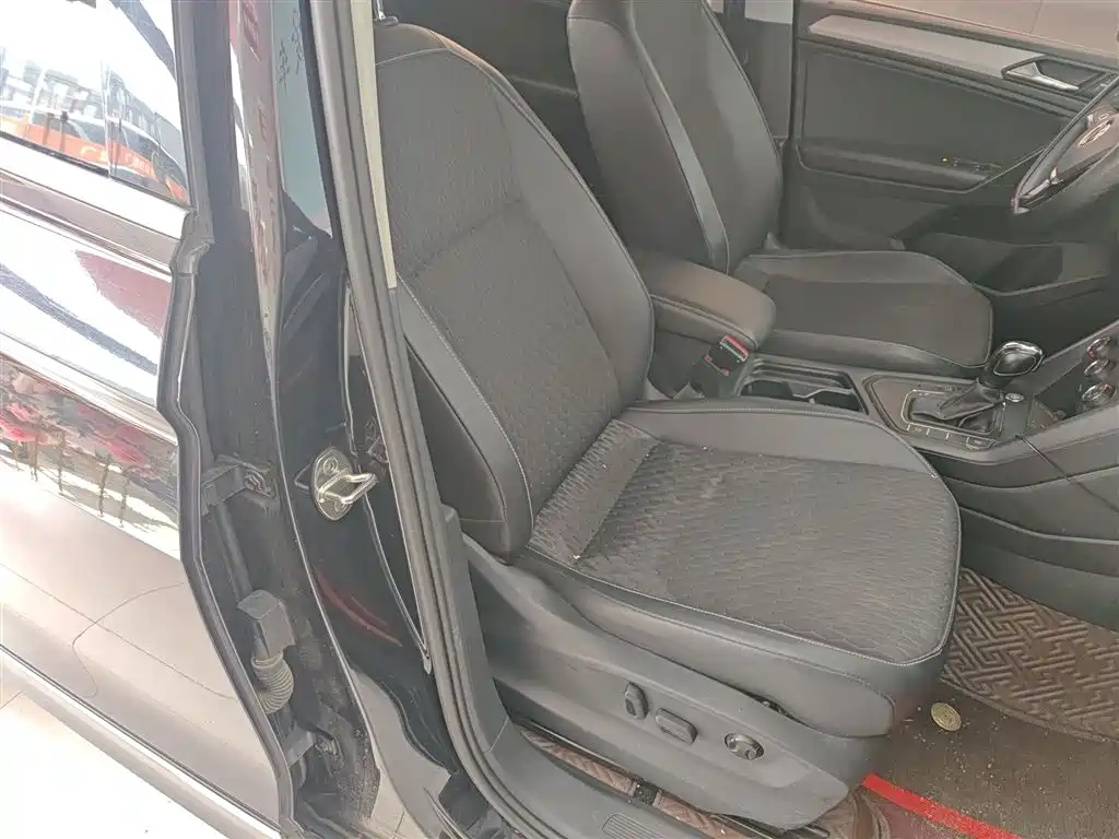 Volkswagen Tiguan L 2021 330TSI Automatic 2WD Comfort фото 20