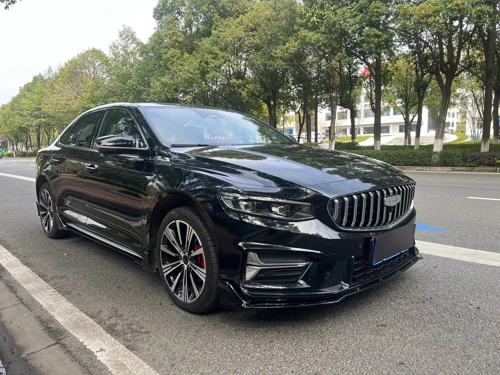 Фото 3 - Geely Preface