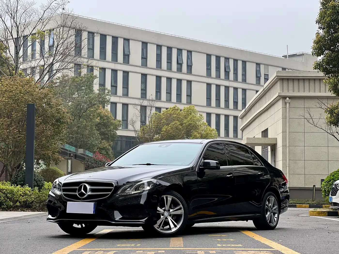 Mercedes-Benz E-Class 2015 E 320 L Sport 4MATIC